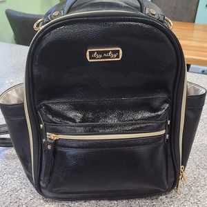 Itzy ritzy diaper bag, comes with changing pad